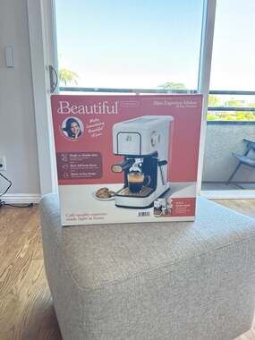 Beautiful Slim Espresso Maker with 20-Bar Pressure White Icing